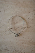 Open-Collar Choker